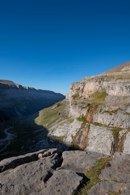 Dolina Ordesa z Parku Narodowego Clavijas de Soaso Ordesa Huesca Aragon Pireneje Hiszpania