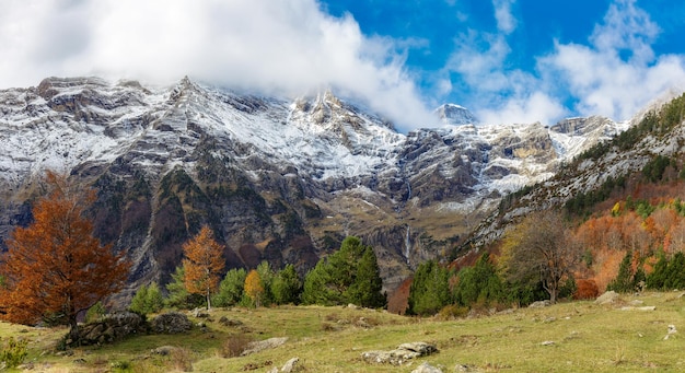 Dolina Pineta w Ordesa i Park Narodowy Monte Perdido Hiszpania
