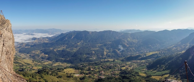 Dolina w górach Serra da Mantiqueira w mieście Sao Bento do Sapucai w Brazylii