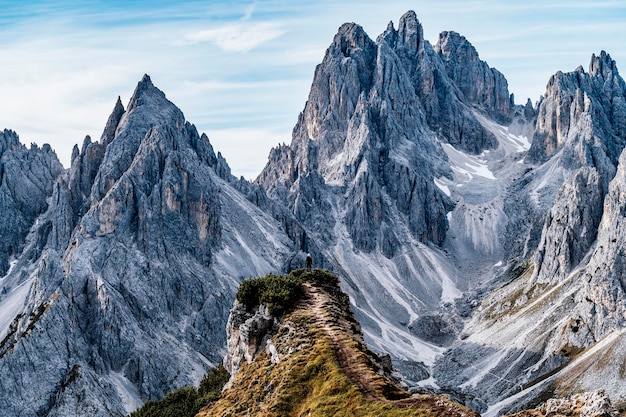 Zdjęcie dolomity trzy szczyty lavaredo włoskie dolomity ze słynnymi trzy szczyty lavaredo tre cime południowy tyrol włochyxampasmo górskie cadini di misurina i sorapiss