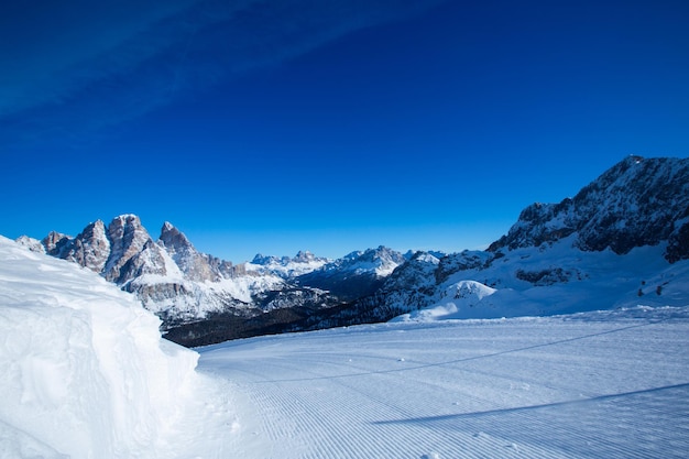 Dolomity zimowy ośrodek narciarski w górach