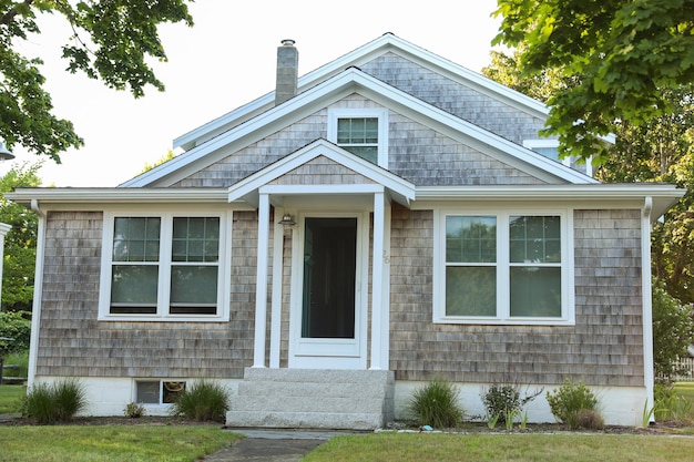 Dom na przedmieściach, będący symbolem amerykańskiego snu, reprezentuje teraz zamieszanie na rynku nieruchomości
