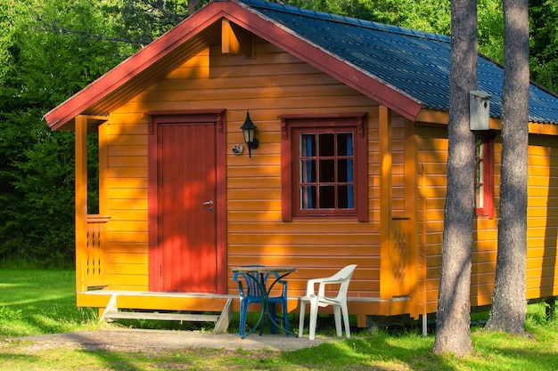 Zdjęcie dom w lesie, obóz norweski