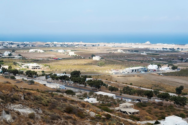 Dom w polu widok z góry Wyspa Santorini