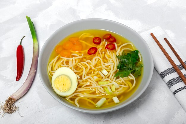 Domowy makaron orientalny Ramen