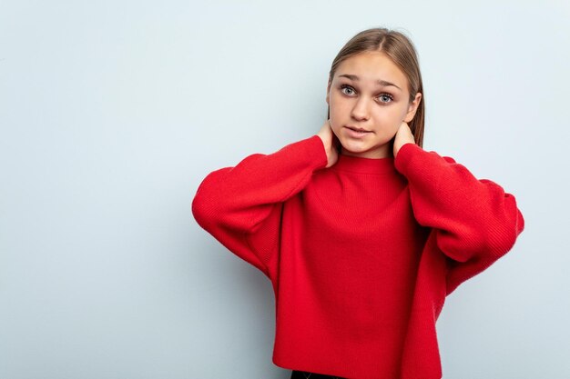 Dotykanie tyłem głowy myślenie i dokonywanie wyboru