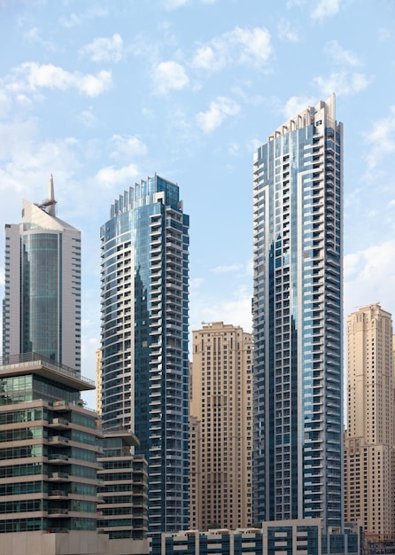 Drapacze chmur w Dubai Marina