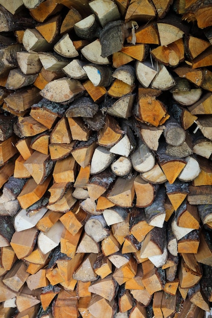 Drewniane tło dużo kłód