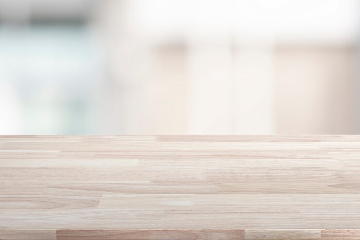 Zdjęcie drewniany stół do montażu produktów