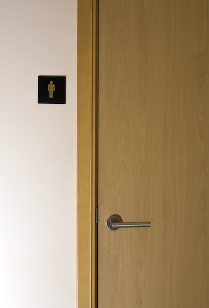 Drzwi do męskiej toalety