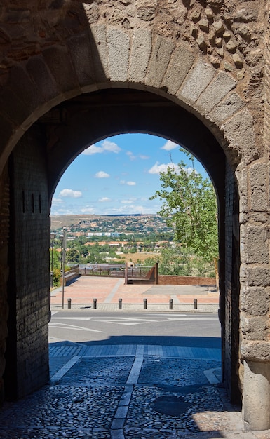 Drzwi Puerta del Cambron w Toledo