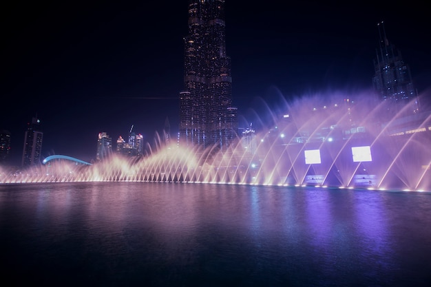 Dubaj tańcząca fontanna