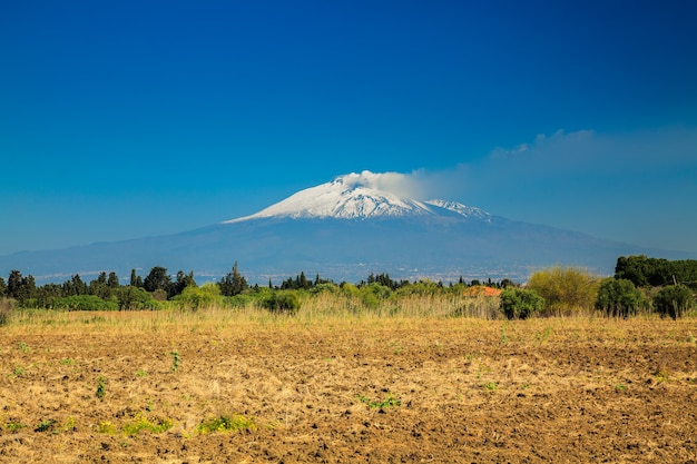 Duża góra Etna