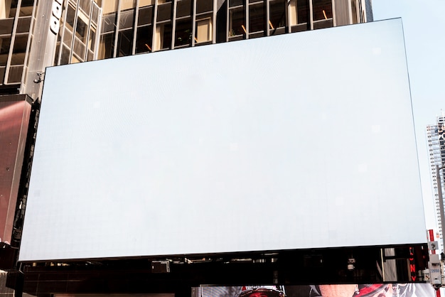 Zdjęcie duży makieta billboard w scape miasta