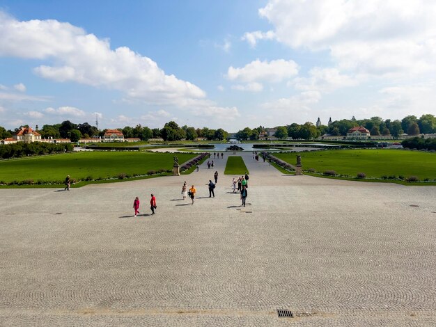 Duży park przed Pałacem Nymphenburg