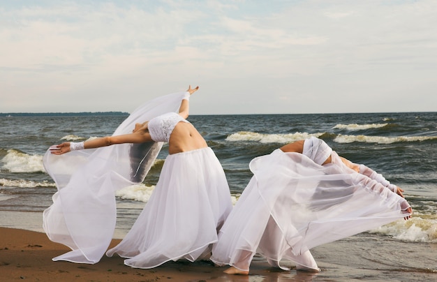 Dwa Białe Anioły Na Plaży