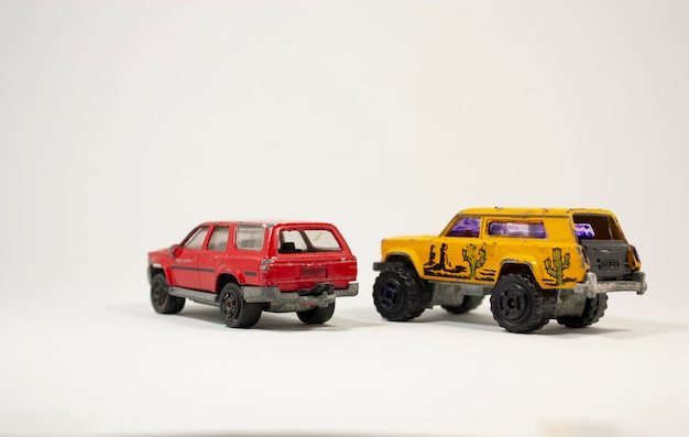 Zdjęcie dwa samochody zabawkowe sport utility vehicle