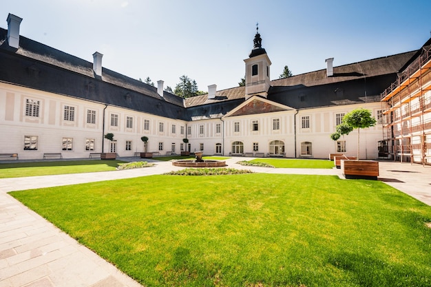 Dwór i Muzeum łowiectwa w Svatym Antonie Słowacja podróż po Słowacji w pobliżu Bańskiej Szczawnicy