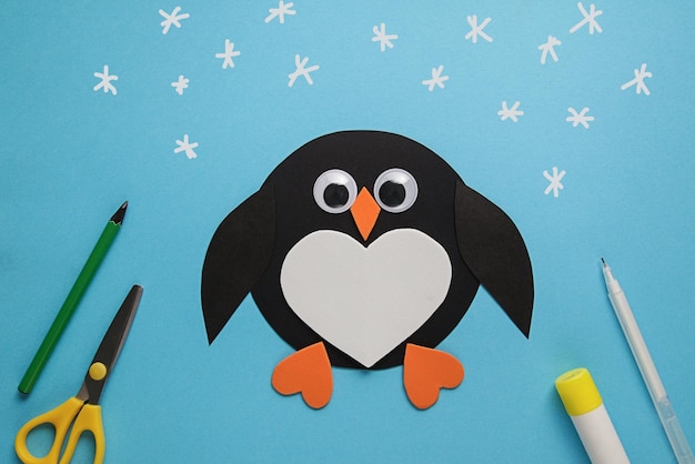 Dziecięce Zimowe Rękodzieło Pingwin Z Papieru Dziecięcy Projekt Artystyczny Koncepcja Diy łatwe Rękodzieło Dla Dziecka