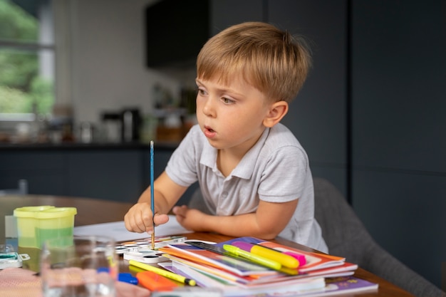 Dziecko Zdobywa Edukację W Domu