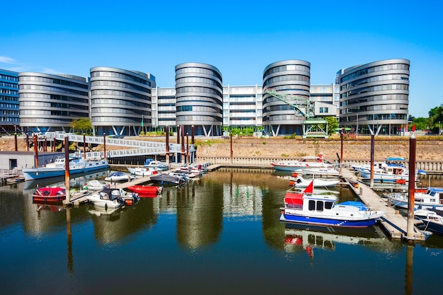 Dzielnica portowa Innenhafen w Duisburgu