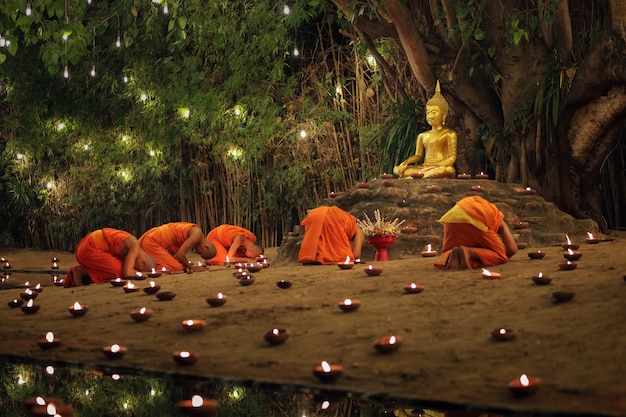 Dzień Makha Bucha, Chiangmai, Tajlandia.