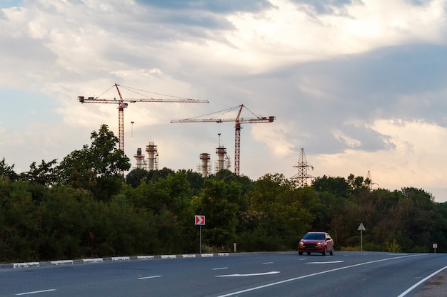 Dźwigi budowlane na horyzoncie