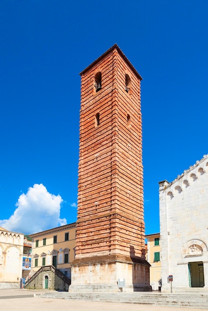 Dzwon Na Wieży W Pietrasanta