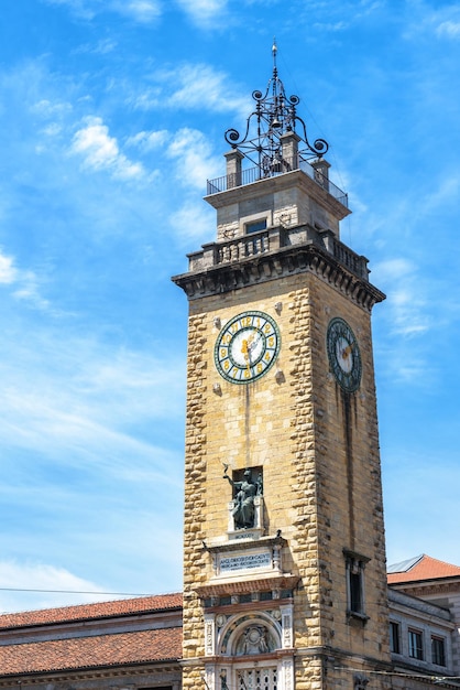 Dzwonnica w Citta Bassa w Bergamo we Włoszech