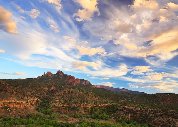 Eagle Crags góry blisko Zion parka narodowego Utah