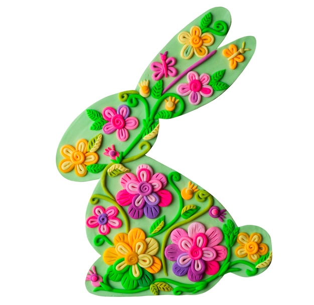 Zdjęcie eko zielony kwiatowy królik wielkanocny ręcznie robiony w glinie z plasteliny