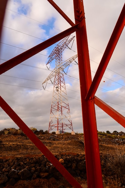 Elektryczna wieża transmisyjna wysokiego napięcia