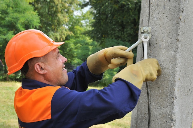 Elektryk uziemia słup elektryczny