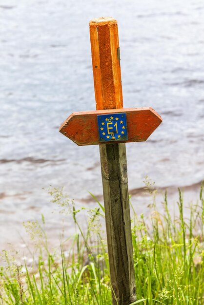 Zdjęcie europejskie ścieżki długodystansowe oznaczone jeziorem