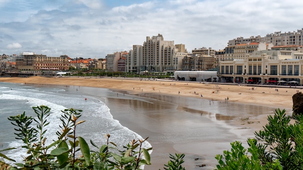 Fale Oceanu Na Plaży Biarritz