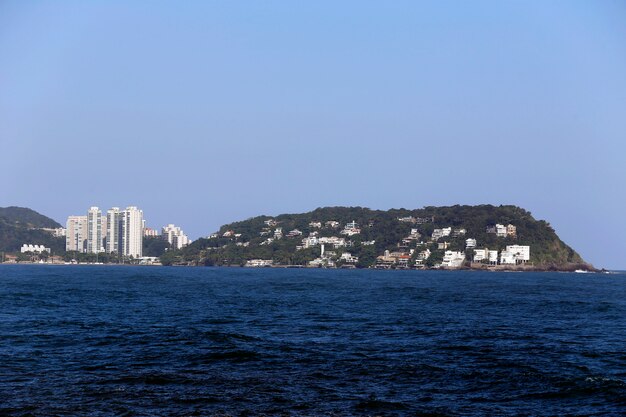 Fale Rozbijające Się Na Plaży W Guaruja, Sao Paulo, Brazylia