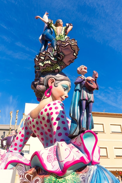 Fallas Z Walencji W Popularnych Figurach Denia