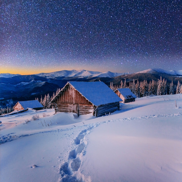 Fantastyczny zimowy krajobraz