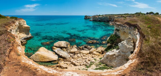 Faraglioni W Torre Sant Andrea Włochy