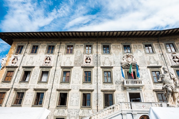 Zdjęcie fasada budynku architektonicznego