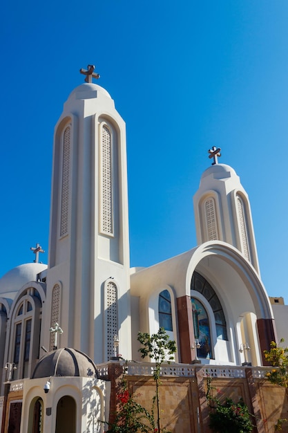Fasada cerkwi koptyjskiej w Hurghadzie, Egipt