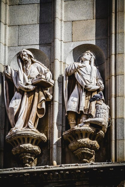 Zdjęcie fasada katedry w toledo, kościół hiszpański