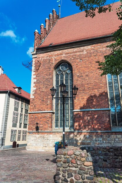 Fasada kościoła św Jana w historycznym centrum starego miasta Ryga, Łotwa