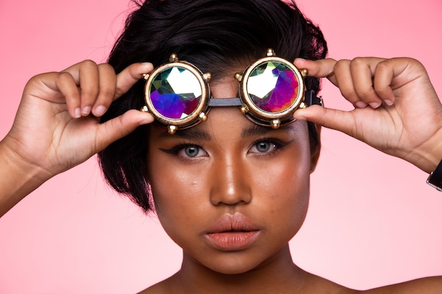 Fashion Model Woman wear Kalejdoskop Okulary