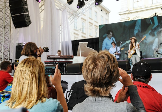 Festiwal Muzyczny Alpha Jazz Fest. Lwów. Ukraina. 23 Czerwca 2017 R. Fotografują Muzyków.