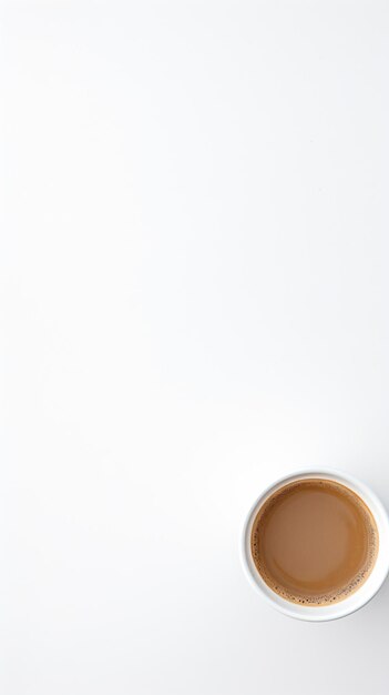 Zdjęcie filiżanka kawy na białym stole