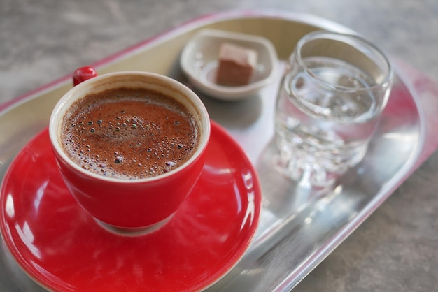 filiżanka tureckiej kawy na stole