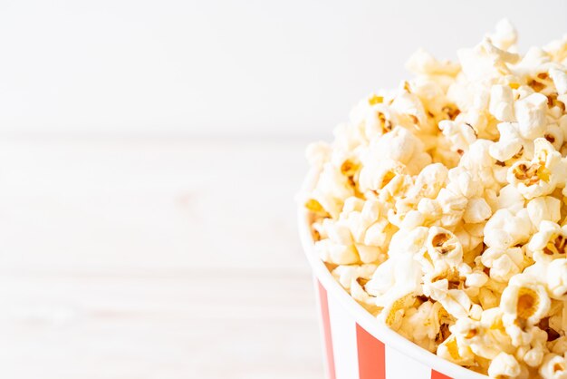 Film Popcorn w wiadrze