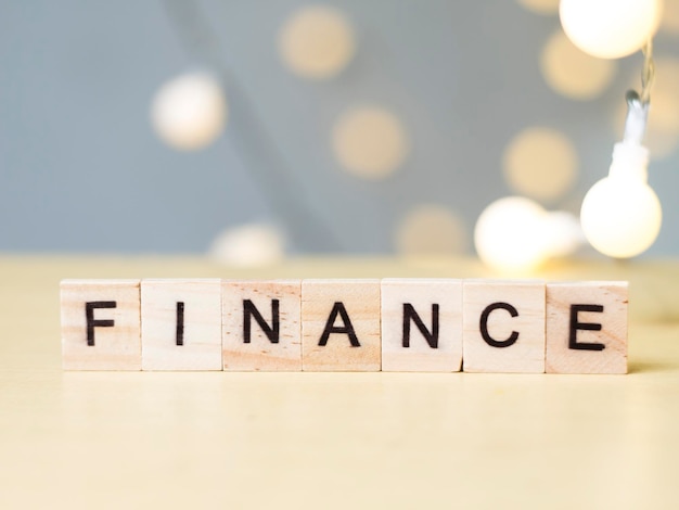Finansowanie biznesu motywacyjne inspiracyjne finansowanie cytaty drewniane słowa typografia koncepcja liter