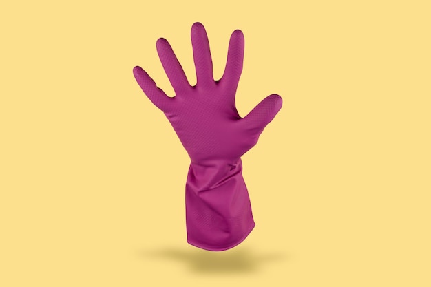 Fioletowa rękawiczka do czyszczenia na żółto licząca do pięciu